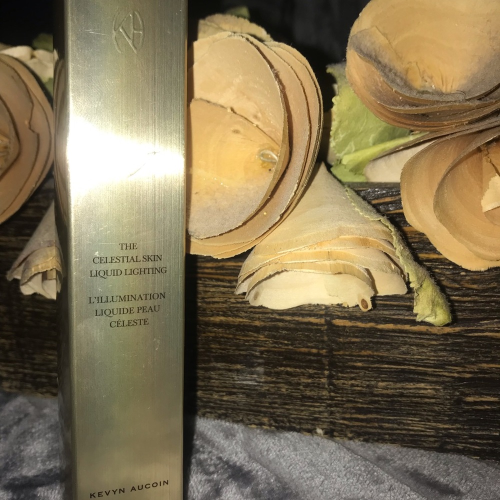 Liquid skin lightener